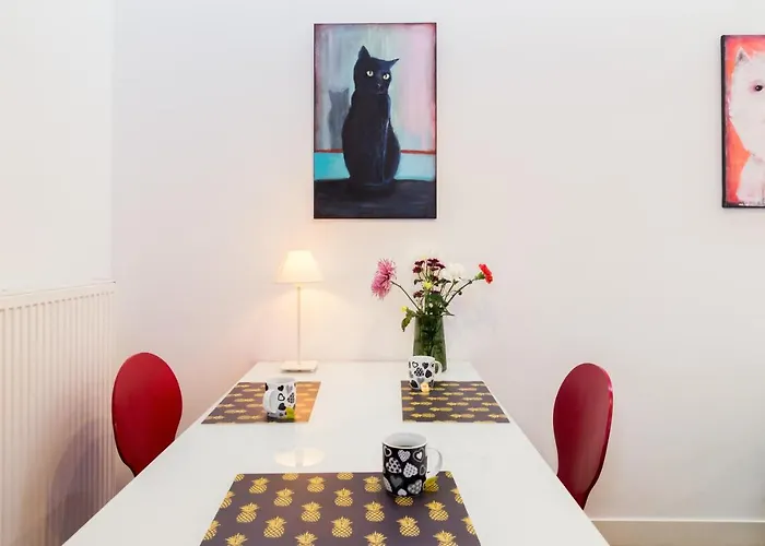 Modern, Stylish And Comfy In Trendy Jewish Quarter