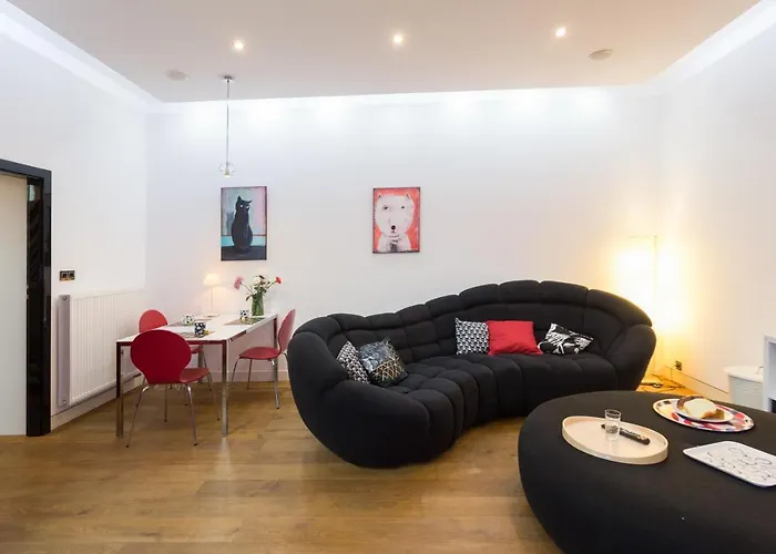 Modern, Stylish And Comfy In Trendy Jewish Quarter