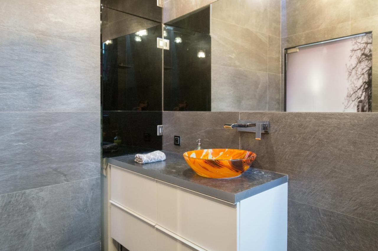 Modern, Stylish And Comfy In Trendy Jewish Quarter Apartment *