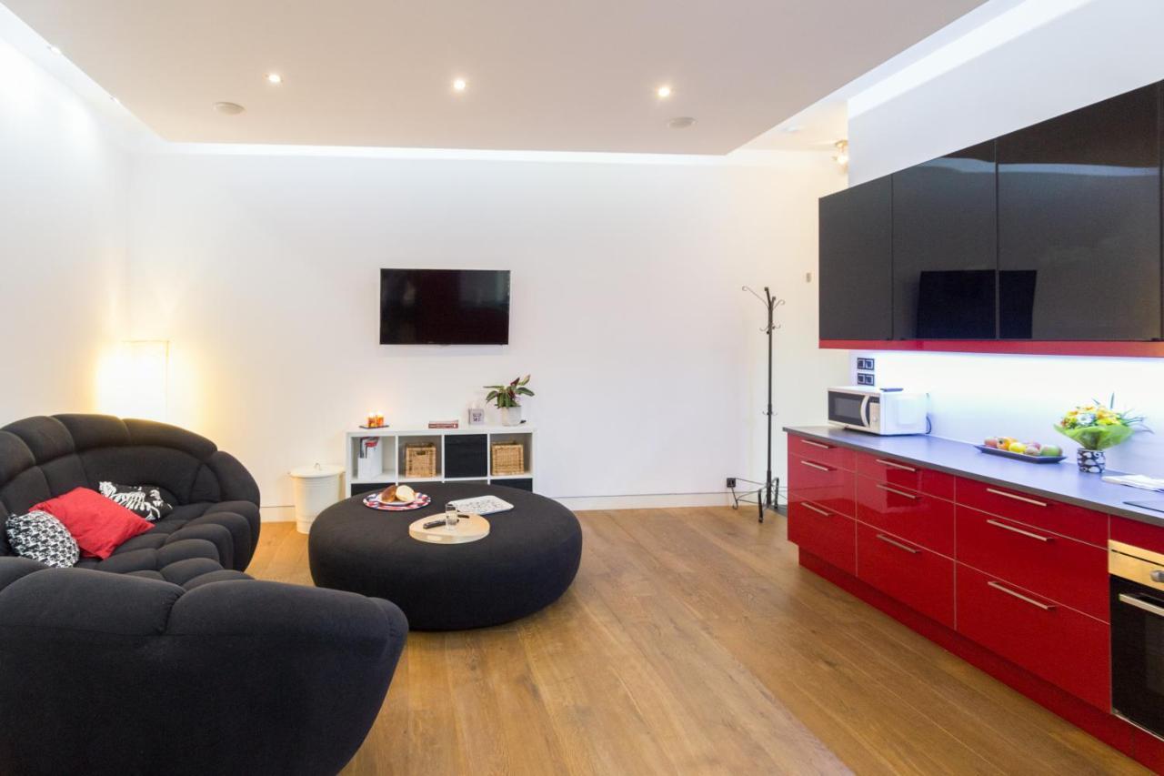 Modern, Stylish And Comfy In Trendy Jewish Quarter